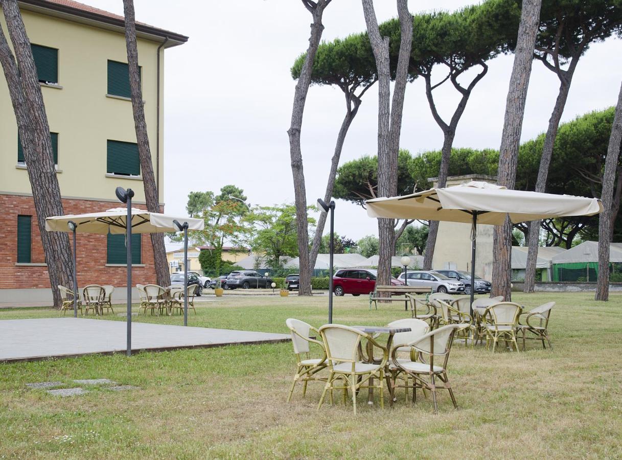 Casa Per Ferie Il Pioppo Hotel Marina di Massa Exterior photo
