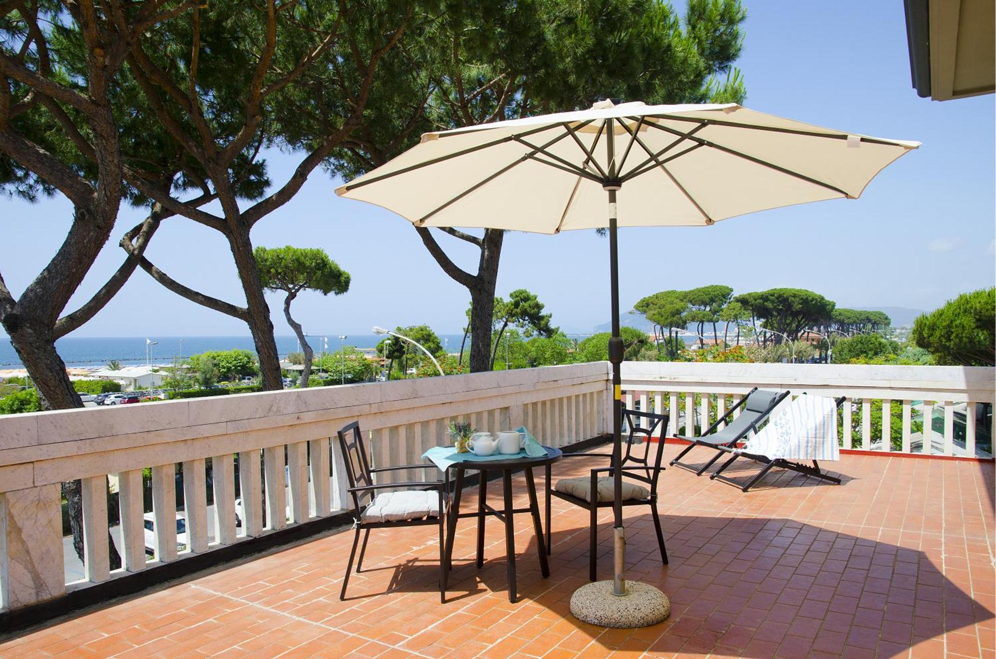 Casa Per Ferie Il Pioppo Hotel Marina di Massa Exterior photo